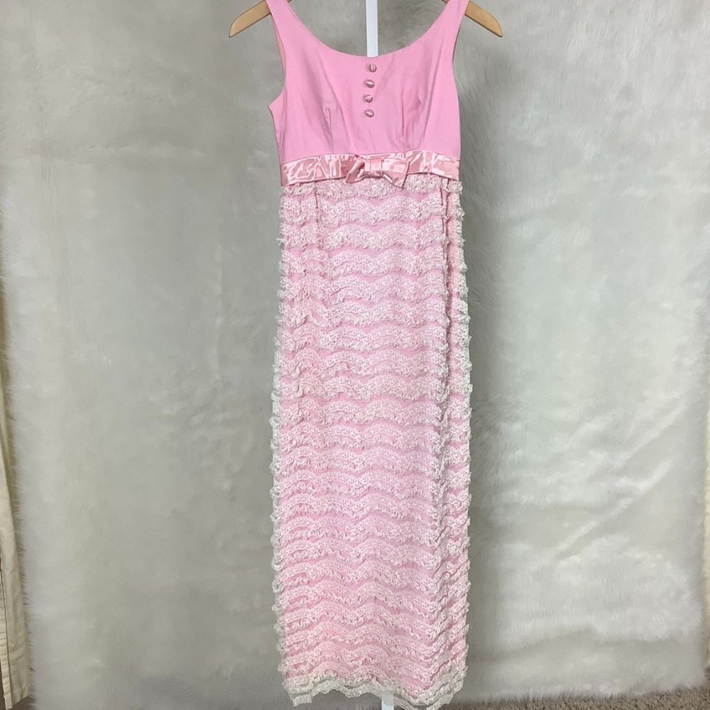 Vintage 1960s Sleeveless Pink Tiered White Lace Empire Waist Dress XXS